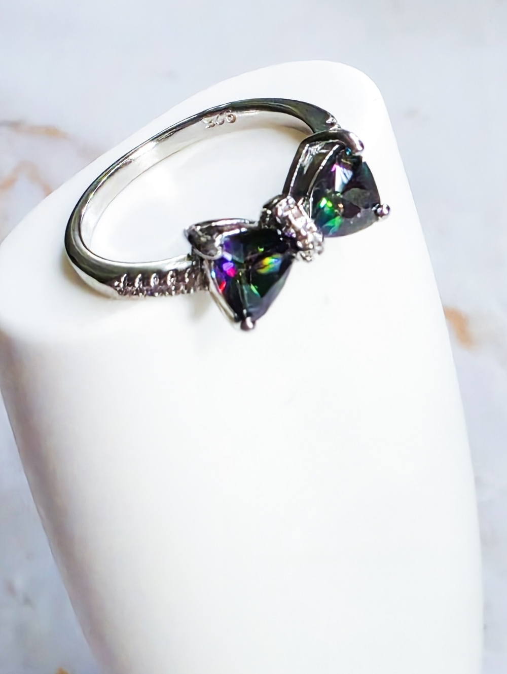 925 Sterling Silver Mystic Topaz Bow Ring Dainty Iridescent Gemstone Ring Size 7